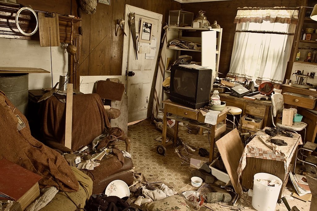 Messy House – Dream Meaning and Symbolism 3