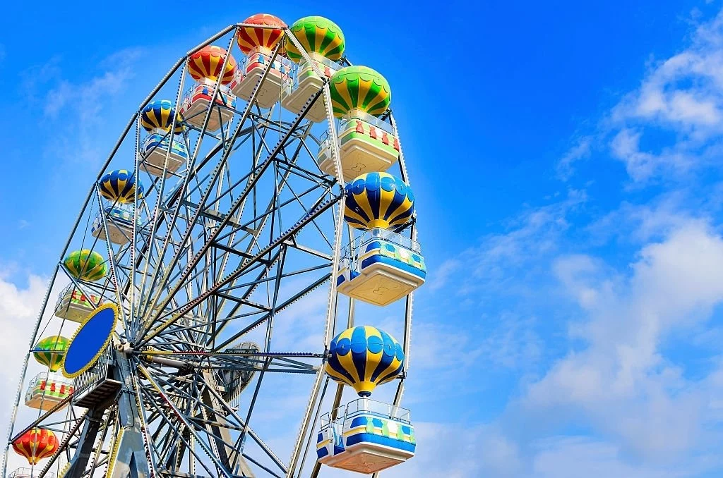 Ferris Wheel - Dream Meaning and Symbolism 3