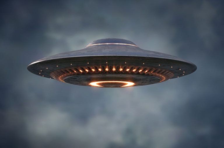 Flying Saucer - Dream Meaning and Symbolism 1