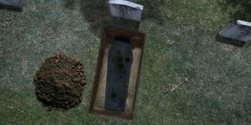 Grave - Dream Meaning And Symbolism 1
